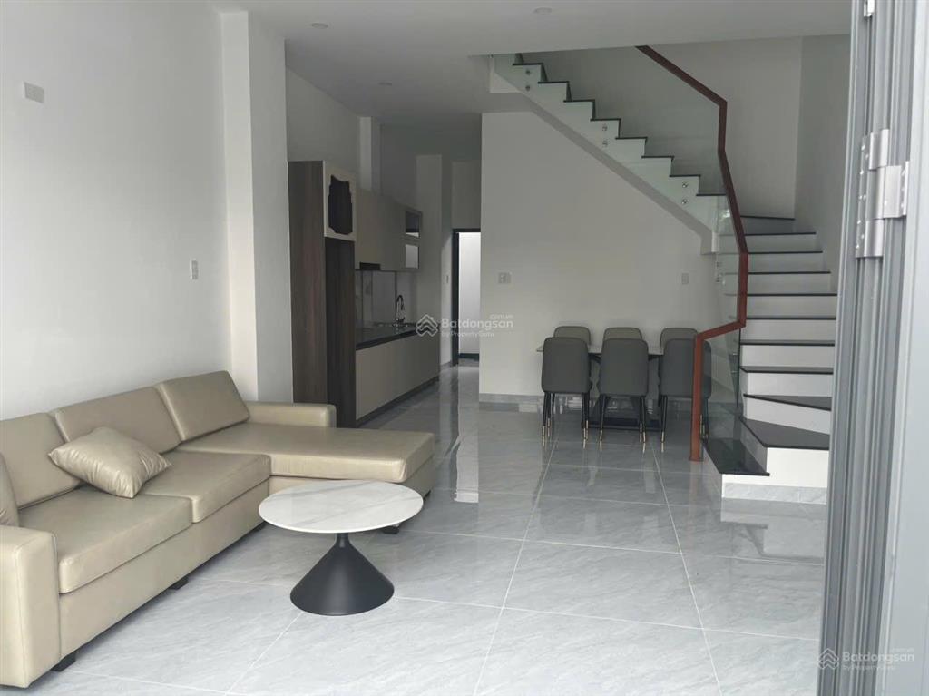 Nhà trung tâm diên khánh với 122m2 sổ hoàn công, 3pn3toilet. cách nha trang 10p