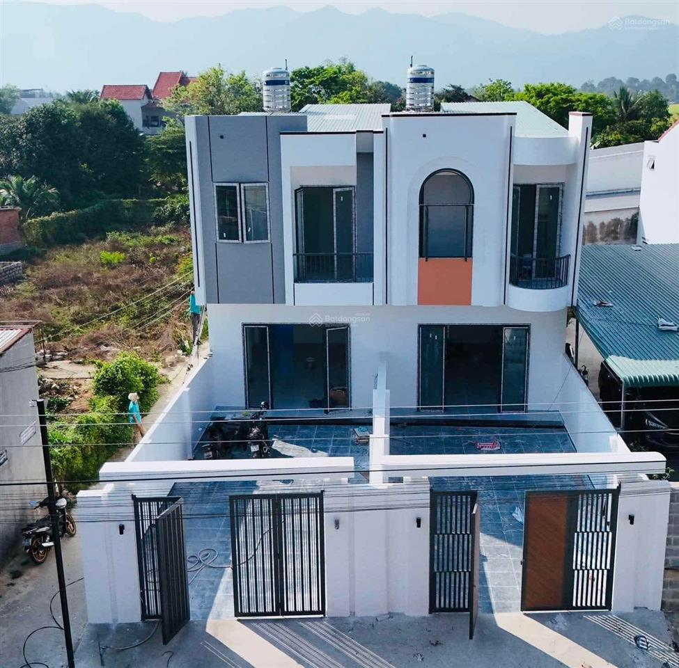 Nhà trung tâm diên khánh với 122m2 sổ hoàn công, 3pn3toilet. cách nha trang 10p