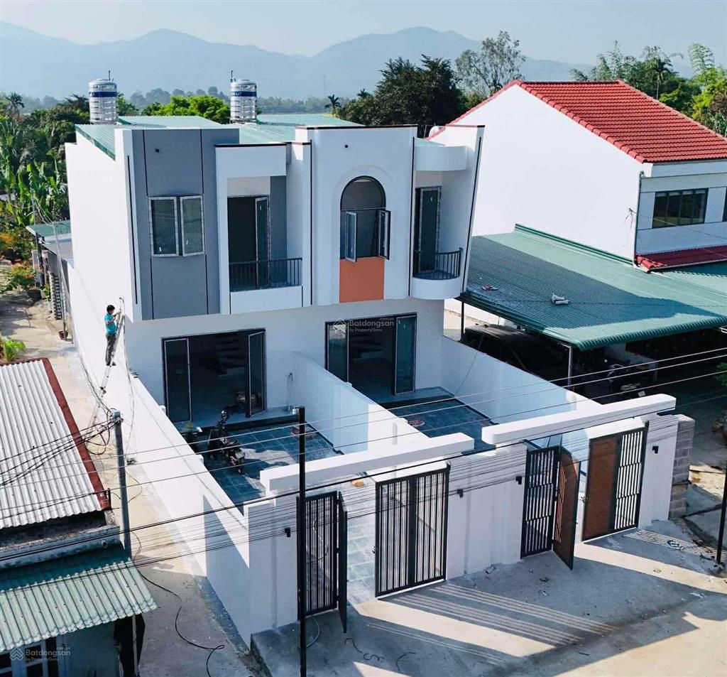 Nhà trung tâm diên khánh với 122m2 sổ hoàn công, 3pn3toilet. cách nha trang 10p