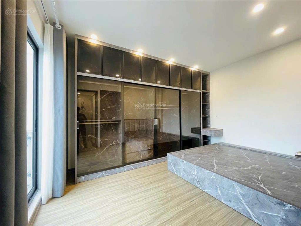 Nhà đẹp  ô tô đỗ cửa  31m² tại trung tâm thạch bàn nhỉnh 6 tỷ !