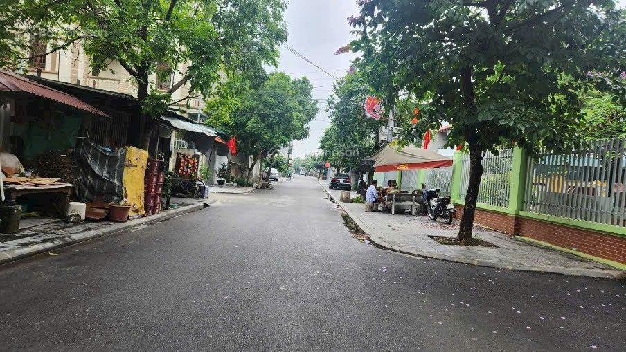 Nhỉnh 4 tỷ, lô góc đường thông ô tô vào đất. nam hồng, đông anh