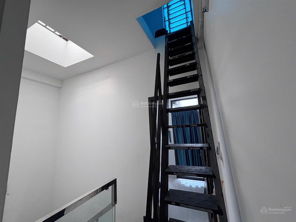 Bán nhà đường đỗ nhuận  tân phú gía cực tốt