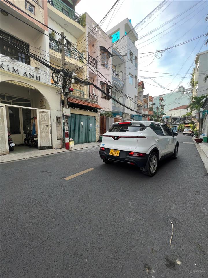 Bán nhà đường 8m luỹ bán bích. p tân thành. q tân phú. dt 4x16. nhà 2 lầu sân thượng. giá 9,3 tỷ