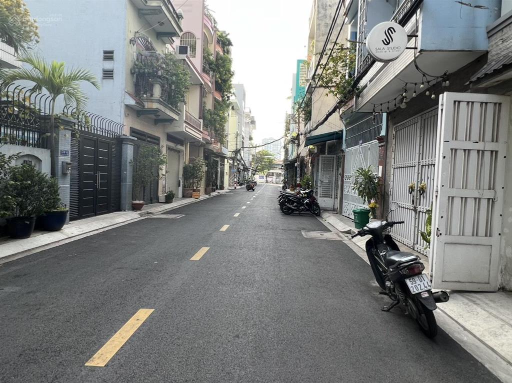 Bán nhà đường 8m luỹ bán bích. p tân thành. q tân phú. dt 4x16. nhà 2 lầu sân thượng. giá 9,3 tỷ
