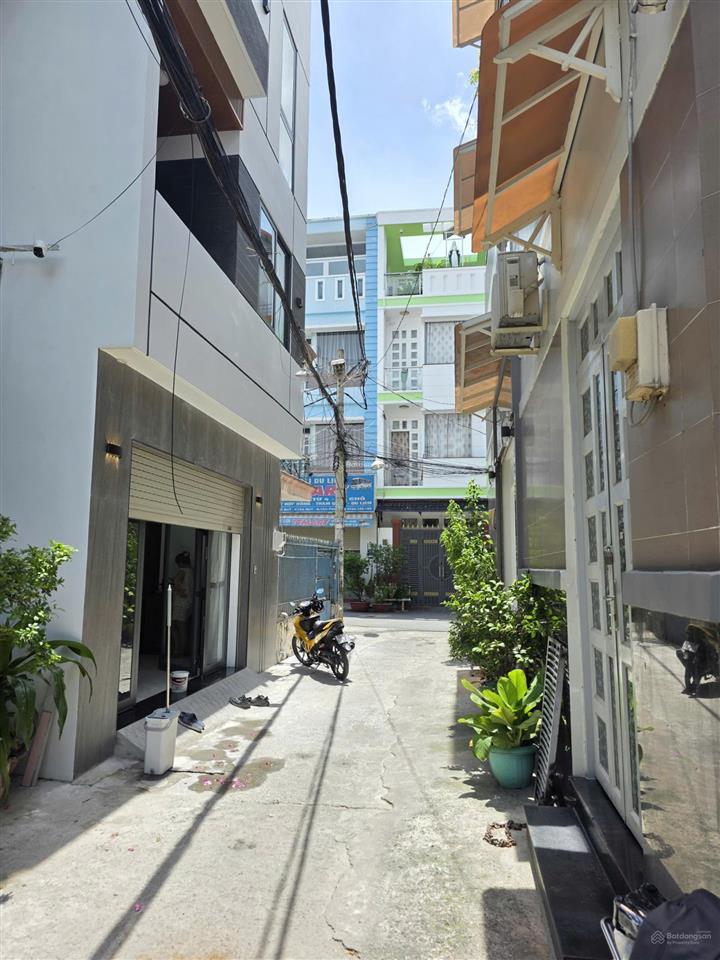 Nhà đẹp ngang 5,5m hẻm ô tô đỗ công tường  tân sơn nhì  chỉ 8.5 tỷ tl