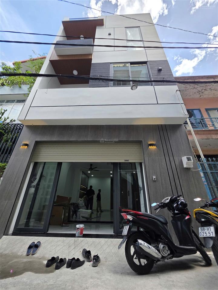Nhà đẹp ngang 5,5m hẻm ô tô đỗ công tường  tân sơn nhì  chỉ 8.5 tỷ tl