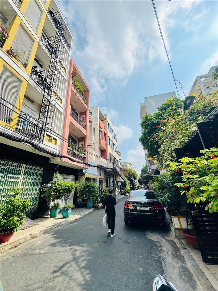 Bán tòa nhà chdv tân sơn nhì  tân phú. dt 8x16  đúc 5 lầu  29 phòng  thu nhập 120tr/th