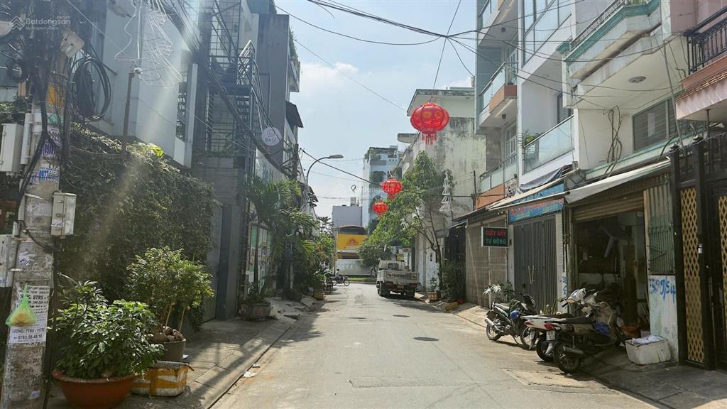 Bán nhà hxh đối diện chợ tân hương dt 4x14m kết cấu 3 lầu giá chỉ 9,4 tỷ tl