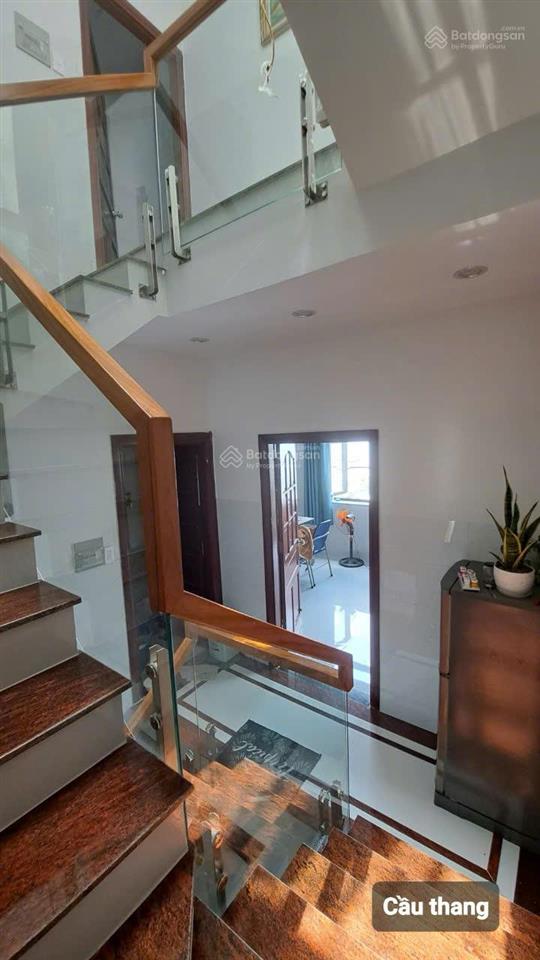 Bán nhà hxh đẹp đường vườn lài 4x19m 2 lầu giá nhỉnh 8 đồng.