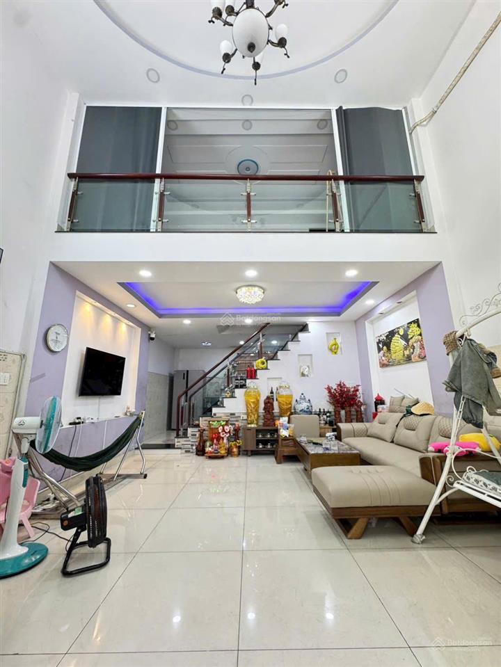 Bán nhà hẻm xe hơi trịnh đình trọng 5x13m 3 lầu đẹp giá 5,5 tỷ.