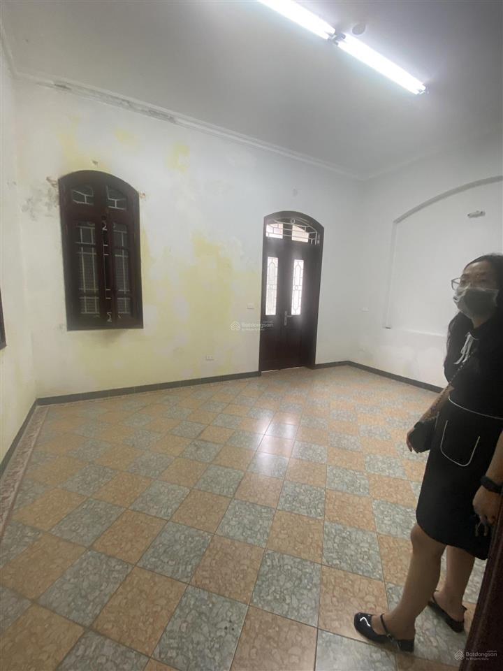 Cho thuê nhà liền kề mp xuân quỳnh, cầu giấy. dt 96m2, 5 tầng. kinh doanh. giá 38 triệu/tháng
