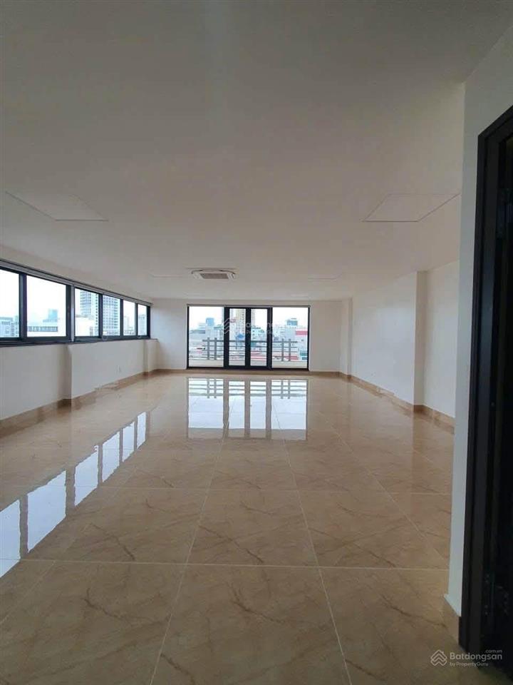 Tòa văn phòng nam trung yên, cầu giấy dt 100m2, 1 hầm, 7 nổi. thông sàn, thang máy, pccc giá 115tr