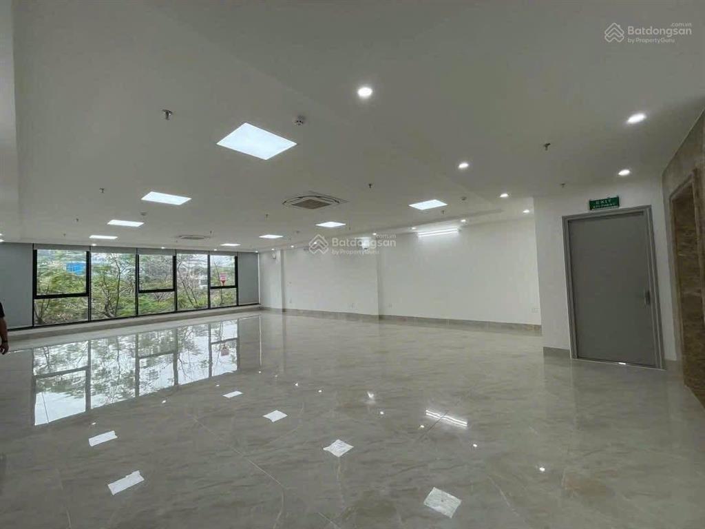 Tòa văn phòng nam trung yên, cầu giấy dt 100m2, 1 hầm, 7 nổi. thông sàn, thang máy, pccc giá 115tr