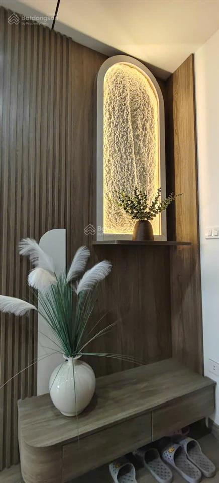 Cho thuê chung văn phòng trong căn hộ 115m2  tại toà c37 bắc hà  17 tố hữu giá 6tr  0961 068 ***