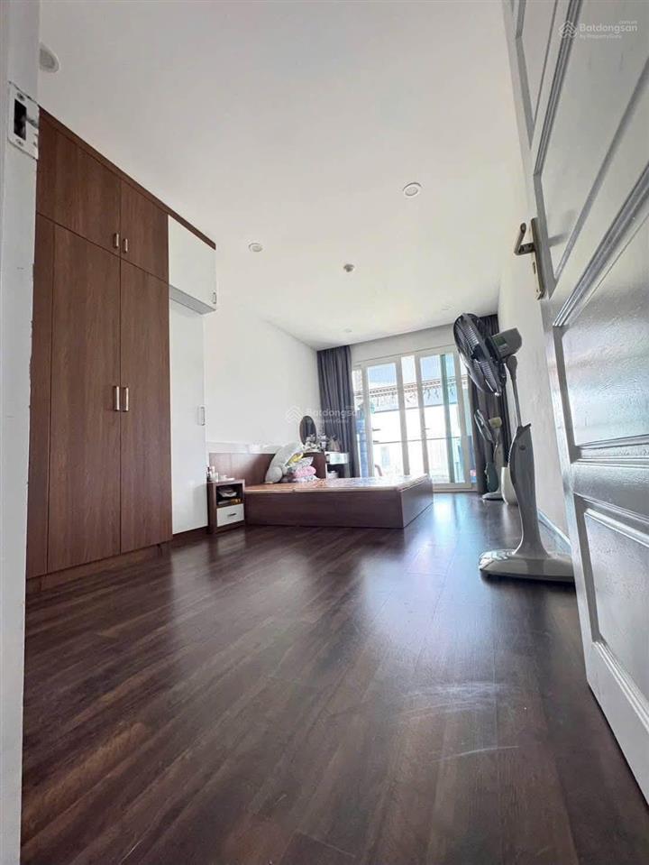 Cho thuê cc ct4 vimeco ii, 22 triệu, 141m2, 3pn + 2vs, đẹp, nhiều tiện ích