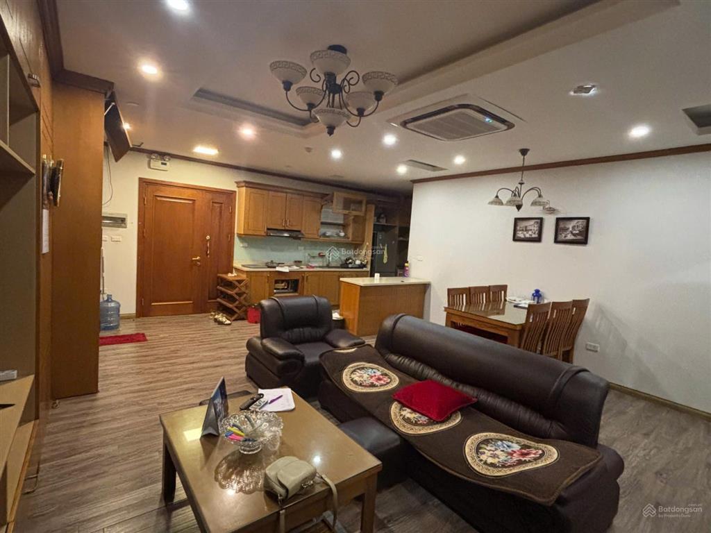 Cho thuê căn hộ cc 2pn, 100m2, 17 triệu vnd tại trần duy hưng, p. trung hòa, q. cầu giấy