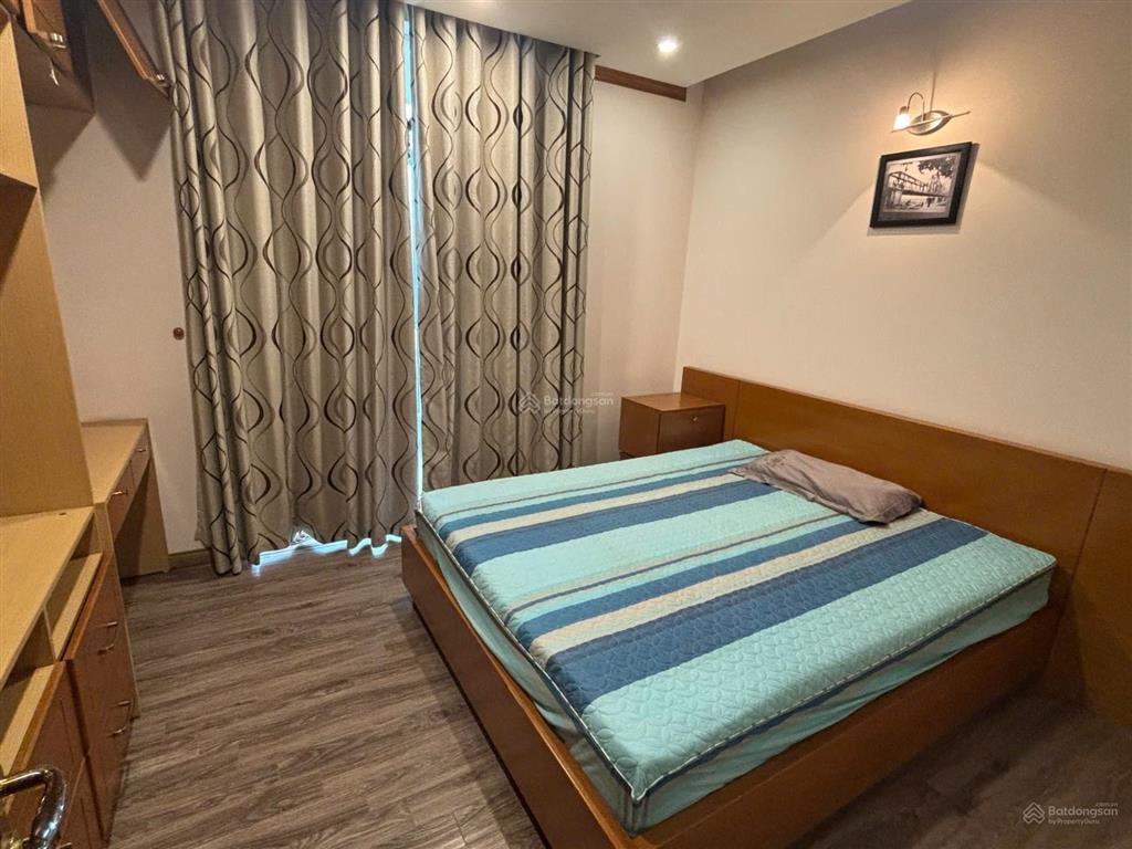 Cho thuê căn hộ cc 2pn, 100m2, 17 triệu vnd tại trần duy hưng, p. trung hòa, q. cầu giấy