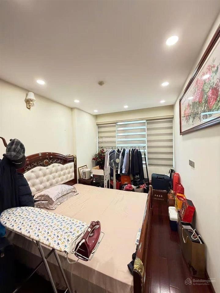 Bán căn hộ 121m2 tại khu đô thị trung hòa  nhân chính, giá 8,5 tỷ vnd, giá tham khảo tốt