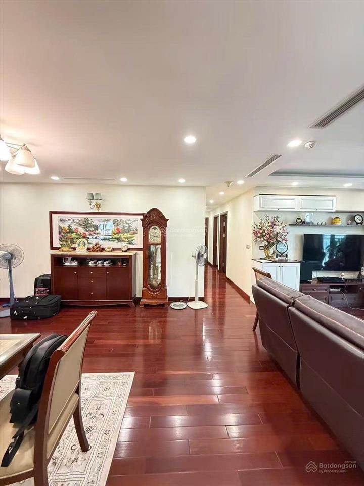 Bán căn hộ 121m2 tại khu đô thị trung hòa  nhân chính, giá 8,5 tỷ vnd, giá tham khảo tốt