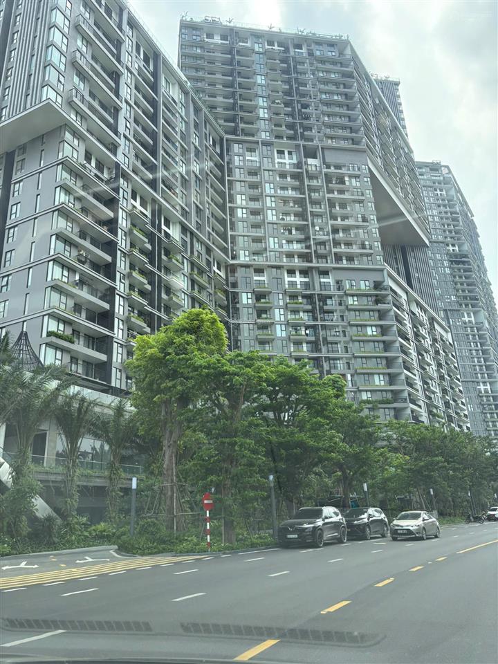 Bán cc tại khu đô thị ecopark, toà sf1  65m2 (2pn 2vs) nhà đẹp full đồ mới. giá rẻ 4,9 tỷ