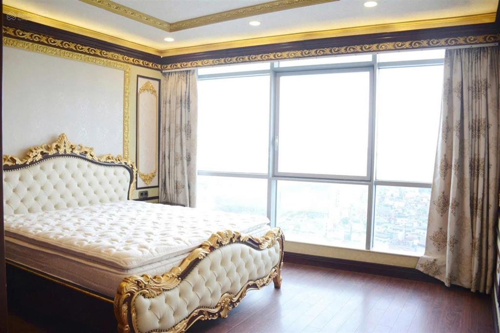 Cho thuê căn hộ chung cư eurowindown  27 trần duy hưng 200m2  3pn full đồ nhận luôn. giá 20tr/ th