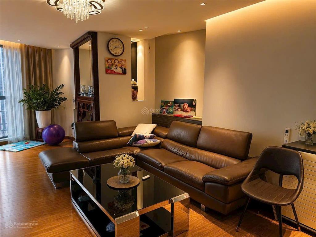 Cho thuê căn yên hoà park view  e4 vũ phạm hàm 125m2 full đồ giá 22tr/ tháng.  0984 677 ***