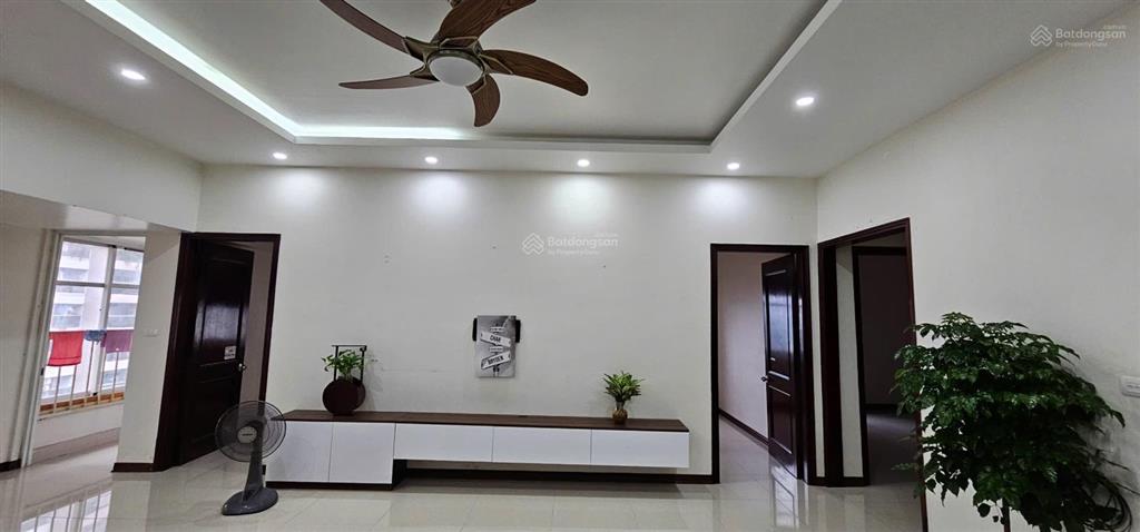 Gia đình cho thuê căn hộ 17t4  trung hoà nhân chính, đường hoàng đạo thuý 2pn 2wc full đồ đẹp