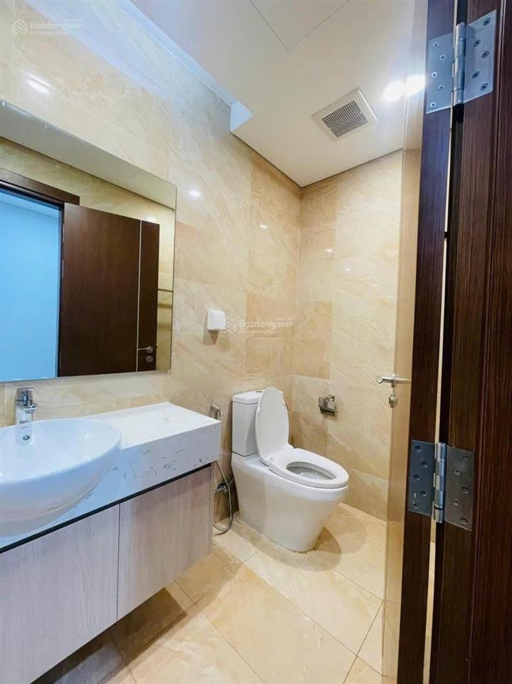 Bán cc golden west, 6,8 tỷ, 96m2, 3pn, đẹp xuất sắc, ở lê văn thiêm, thanh xuân