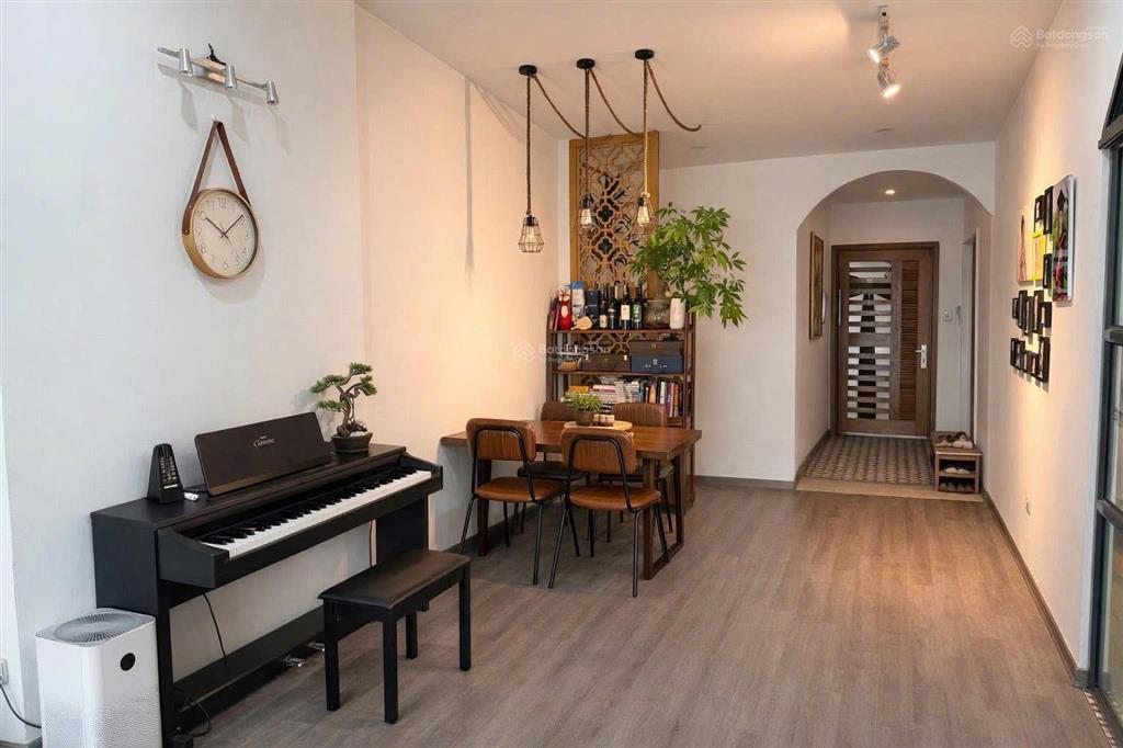Bán cc golden west, 6,8 tỷ, 96m2, 3pn, đẹp xuất sắc, ở lê văn thiêm, thanh xuân