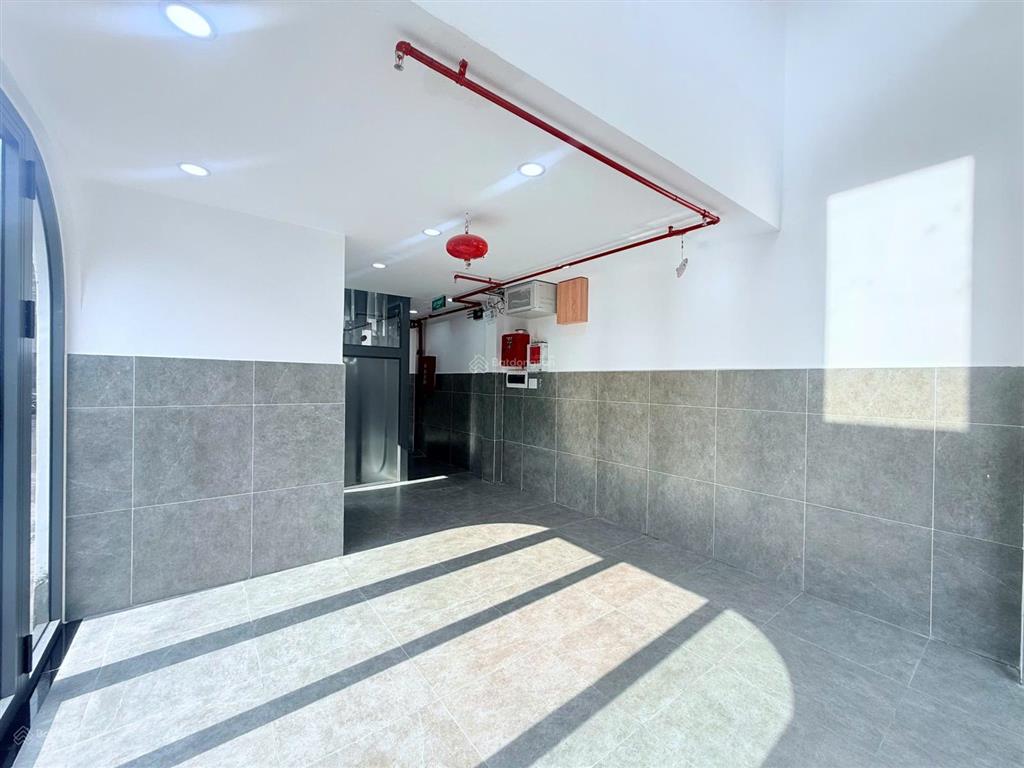Bán nhà mặt tiền công viên, dự án kênh tham lương, hd 90tr/th góc 2mt, 6 tầng