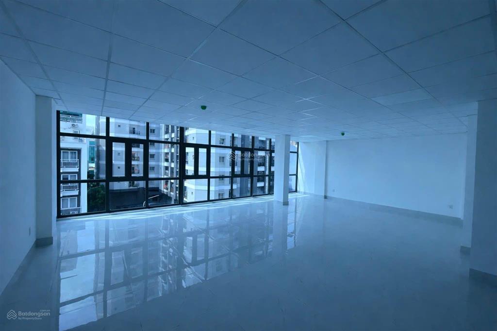 Cho thuê tòa nhà văn phòng 1200m2 gần ngay landmark 81