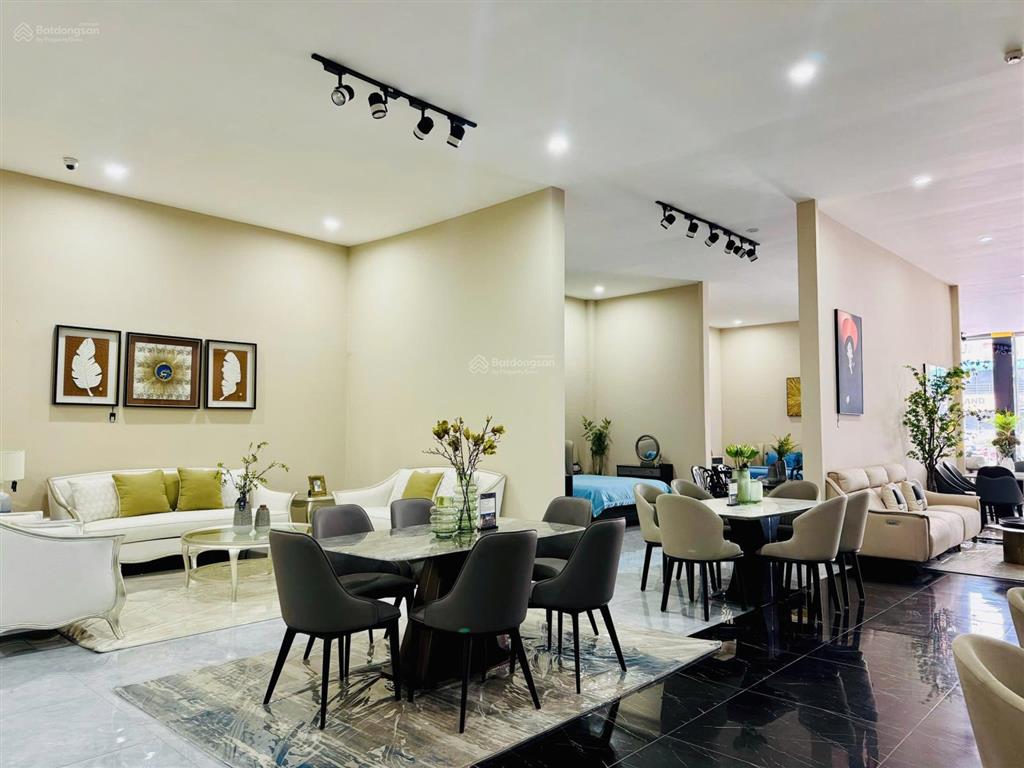 Cho thuê mặt tiền rộng 30m2 đối diện lotte mart tân bình