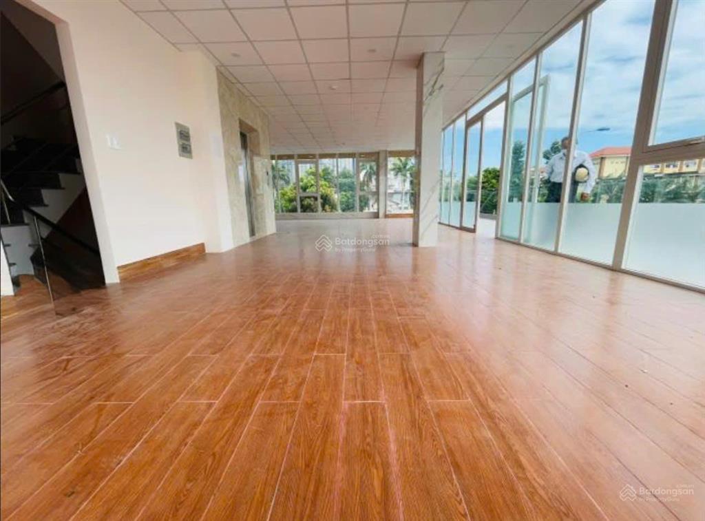 Cho thuê toà building góc 2 mặt tiền gần vòng xoay trần não  lương định của trung tâm quận 2