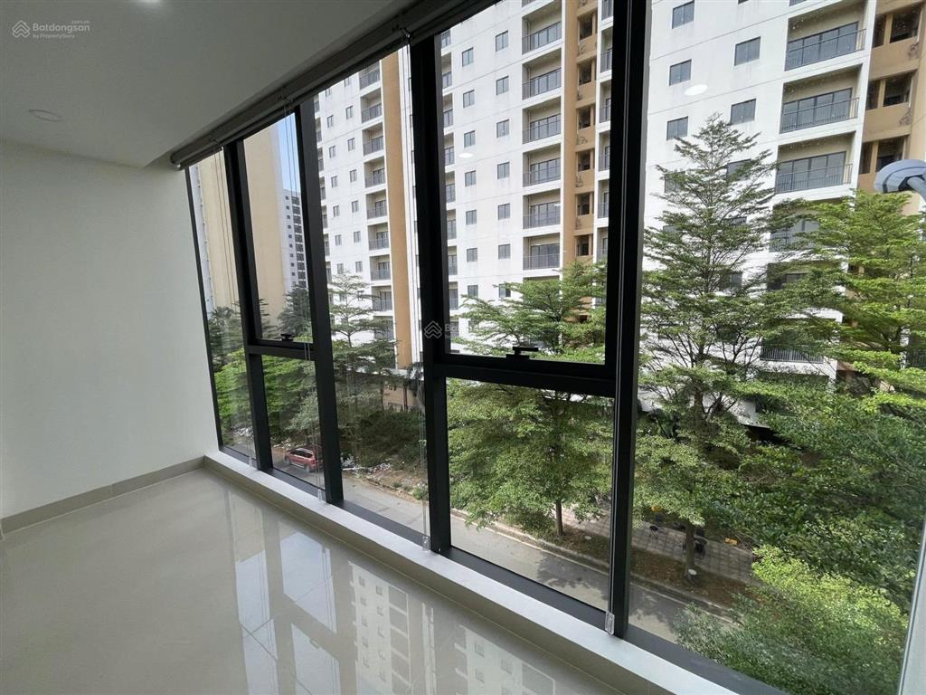 Cho thuê tòa nhà văn phòng 1008m2 mặt tiền đồng văn cống quận 2
