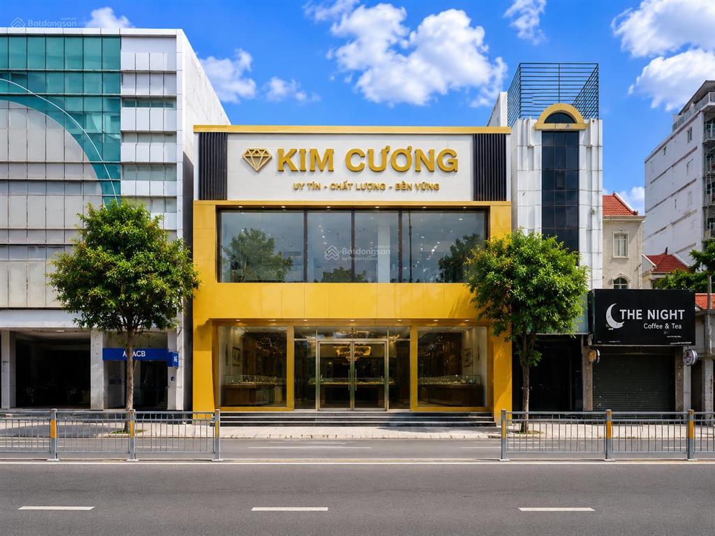 Cho thuê diện tích khủng 2000m² mặt bằng showroom trên đường cộng hòa
