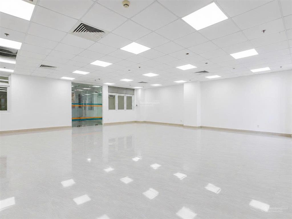 Cho thuê tòa building 1800m2 mới hoàn công tại trung tâm quận 1