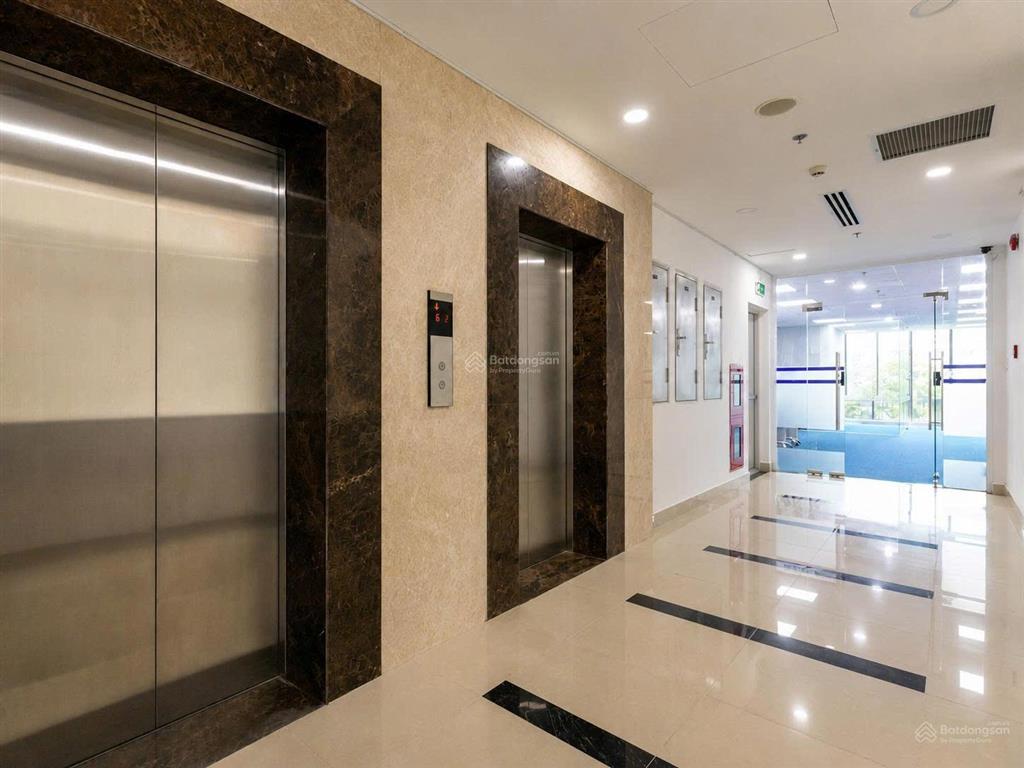 Cho thuê tòa building 1800m2 mới hoàn công tại trung tâm quận 1