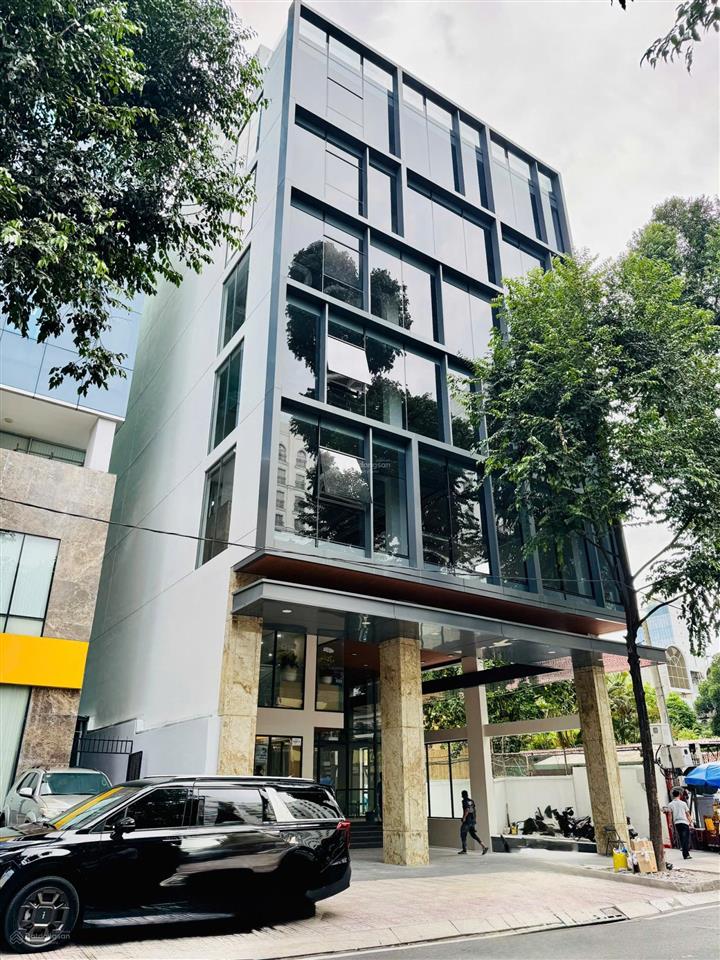 Cho thuê building mặt tiền 17m mới hoàn công trung tâm quận 3