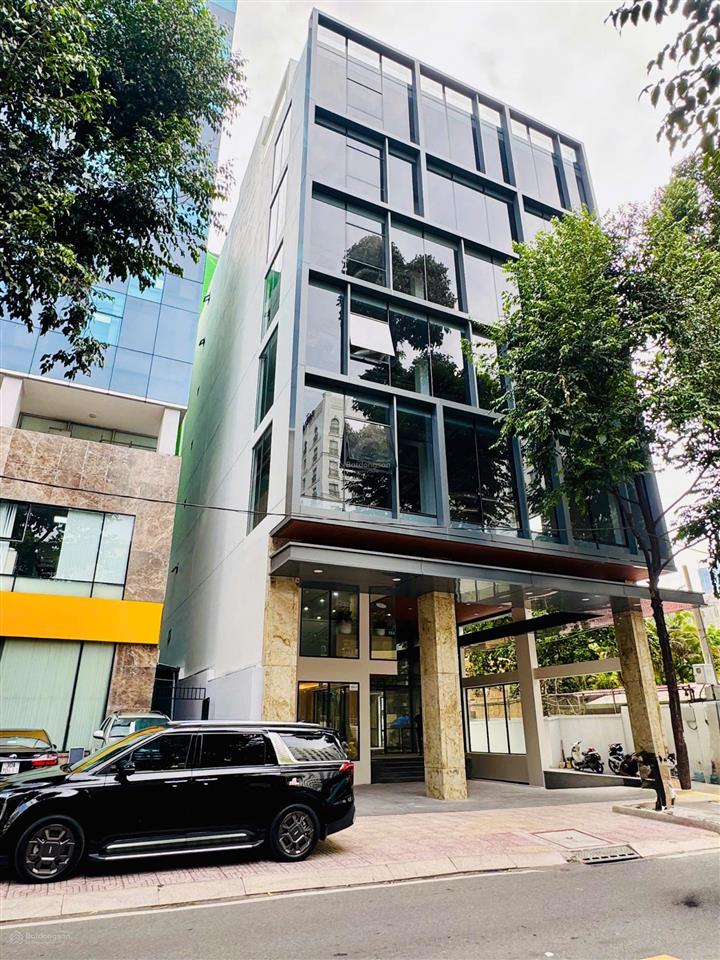 Cho thuê building mặt tiền 17m mới hoàn công trung tâm quận 3