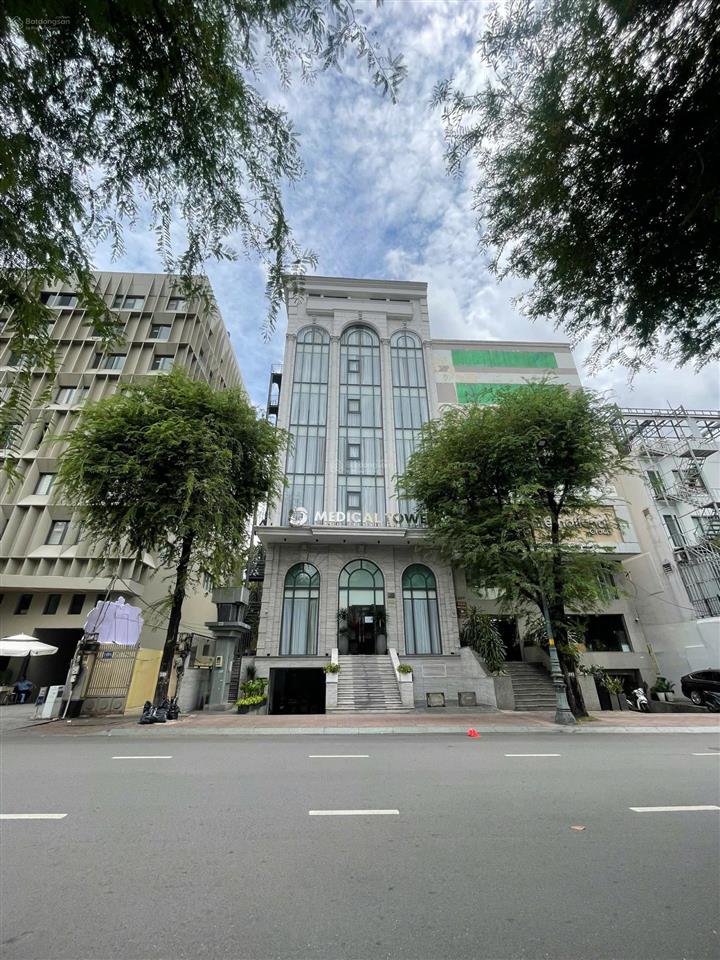 Cho thuê tòa nhà siêu phẩm 12x20 trung tâm quận 3