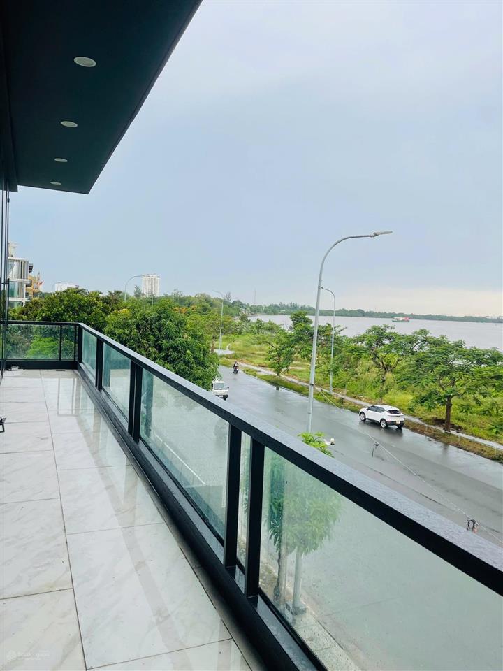 Cho thuê tòa nhà 2 mặt tiền view sông 1000m2 đảo kim cương quận 2