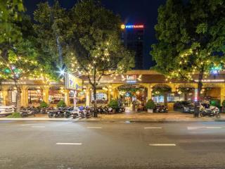 Cho thuê nhà mặt tiền kinh doanh 8m trung tâm quận 3