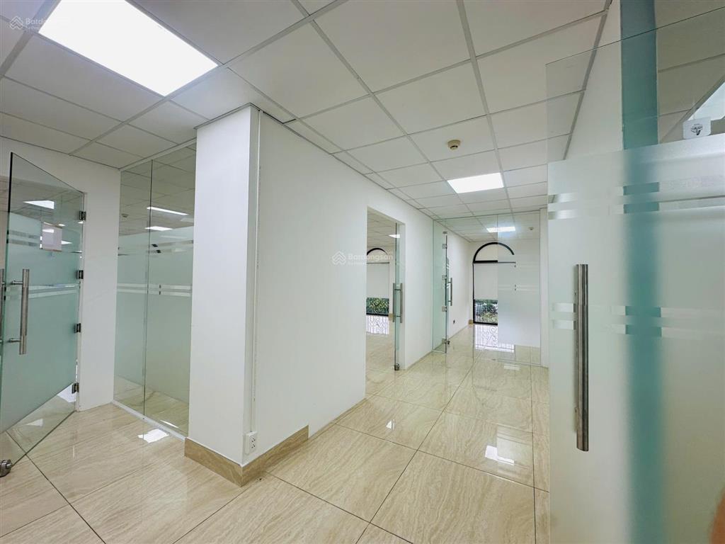 Cho thuê tòa góc 3 mặt tiền trần não, quận 2