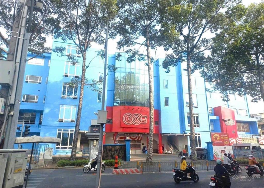 Cho thuê sàn trung tâm thương mại trần cao 4  8m trung tâm quận 10