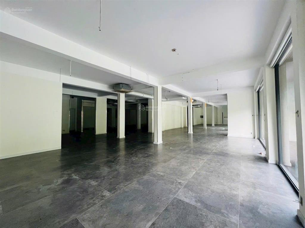 Tòa nhà 2000m2 sd mặt tiền nguyễn hữu thọ quận 7