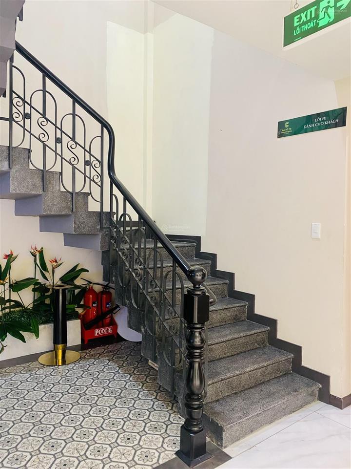 Cho thuê mặt bằng khủng 12x31 võ văn tần quận 3
