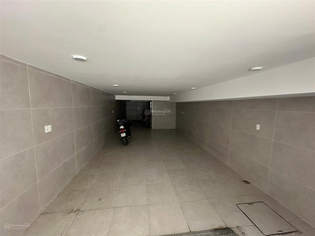 Cho thuê nhà mặt tiền 800m2 trần não quận 2