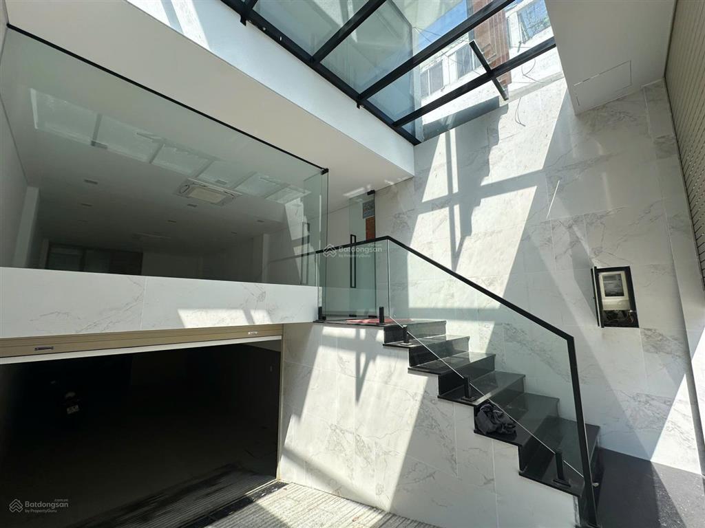 Cho thuê nhà mặt tiền 800m2 trần não quận 2