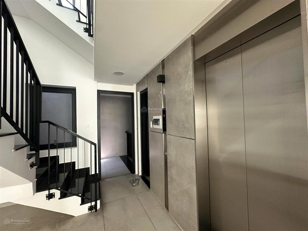 Cho thuê nhà mặt tiền 800m2 trần não quận 2