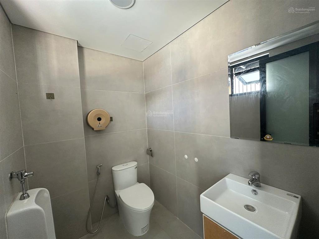 Cho thuê nhà mặt tiền 800m2 trần não quận 2